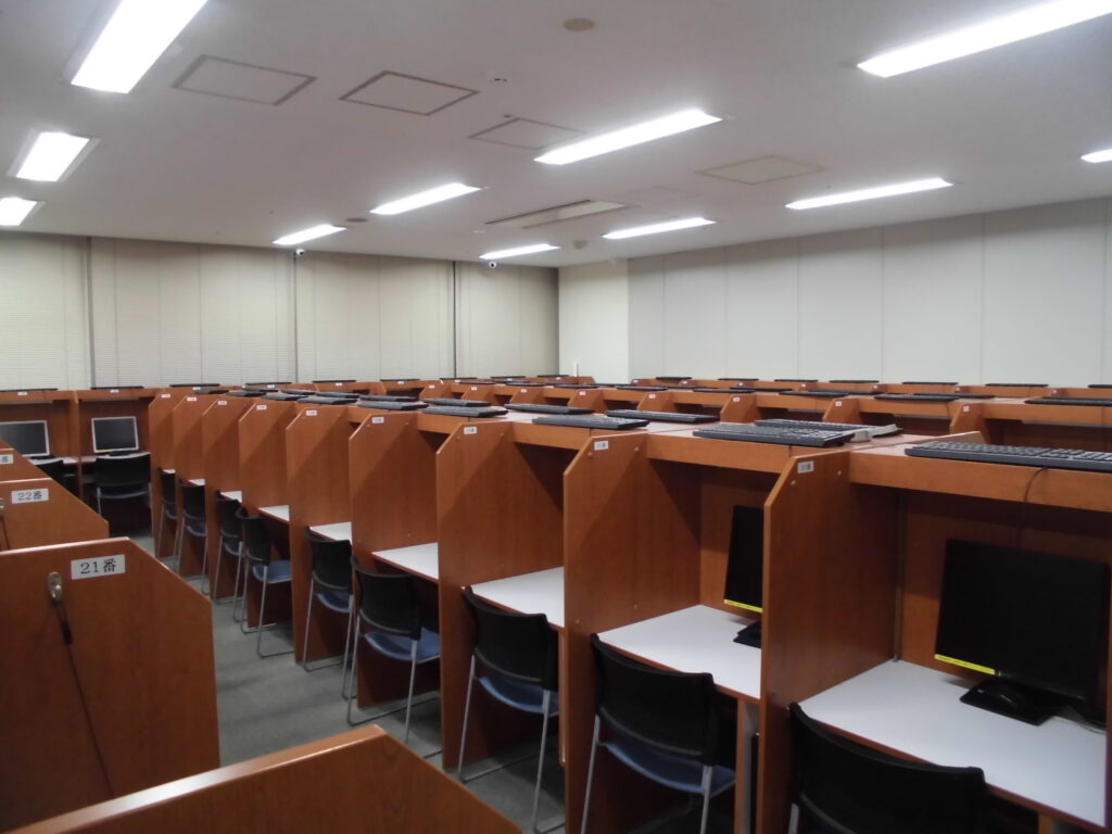 上社校 【受講ブース】毎日登校！毎日受講！学校・部活で忙しい生徒さんでも東進になら、毎日通って勉強できます！