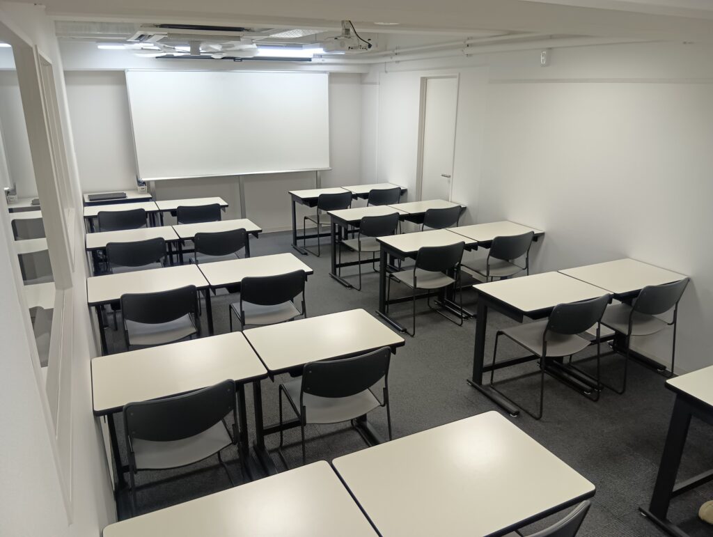 希望が丘校 【自習室】過去問演習をしっかりやりたいときは自習室で！落ち着いた空間で集中して入試問題に取り組みましょう！