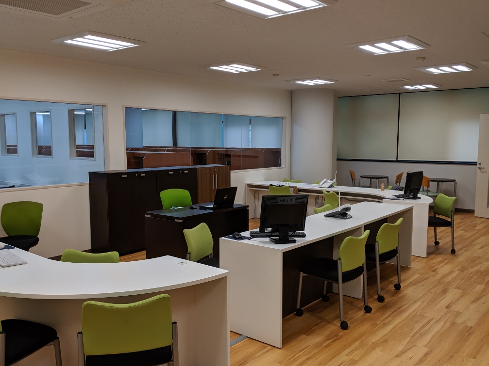 岐阜忠節校 【受付】初めて校舎にいらした方は受付にお声掛けください。一人ひとりのお話は面談ブースでもお伺いします。